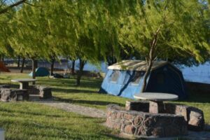 Camping Del Perilago - Piedra Del Águila - foto camping del perilago piedra del aguila neuquen argentina 1969 4